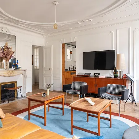 Spacious And Elegant 3bd Apartmentrochechouart * Париж