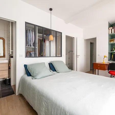 Апартаменты Spacious And Elegant 3bd Apartmentrochechouart *