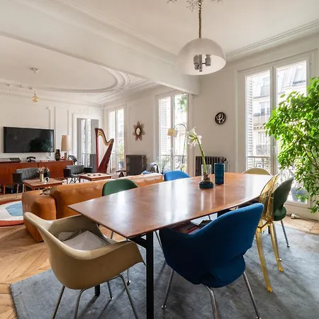 Apartment Spacious And Elegant 3bd Apartmentrochechouart Paris