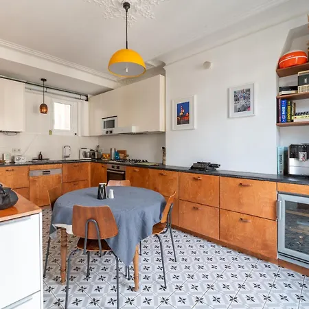 Spacious And Elegant 3bd Apartmentrochechouart Апартаменты Париж