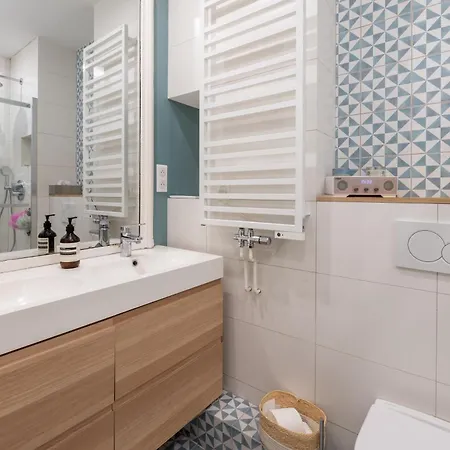 Spacious And Elegant 3bd Apartmentrochechouart Apartment Paris