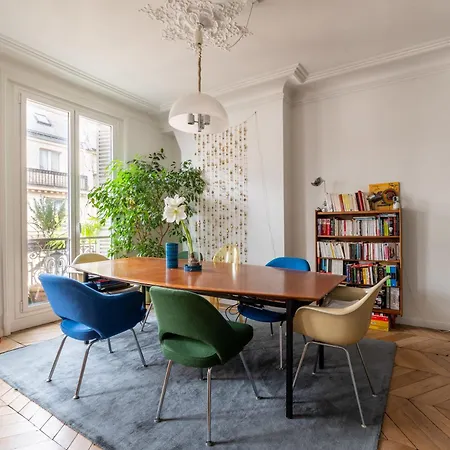Spacious And Elegant 3bd Apartmentrochechouart Apartment *